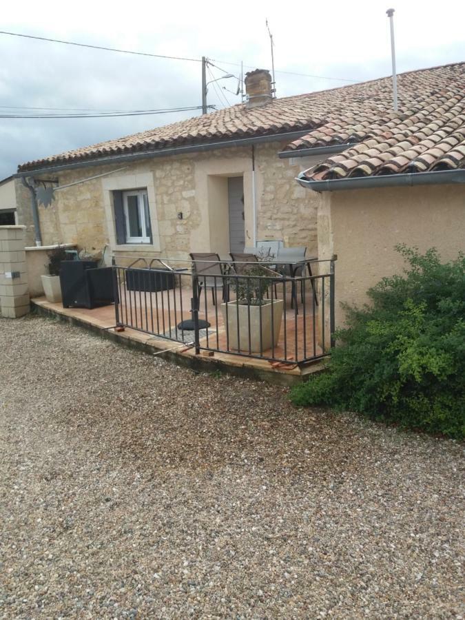 Gite Les Deux Meules Sainte-Colombe  Экстерьер фото